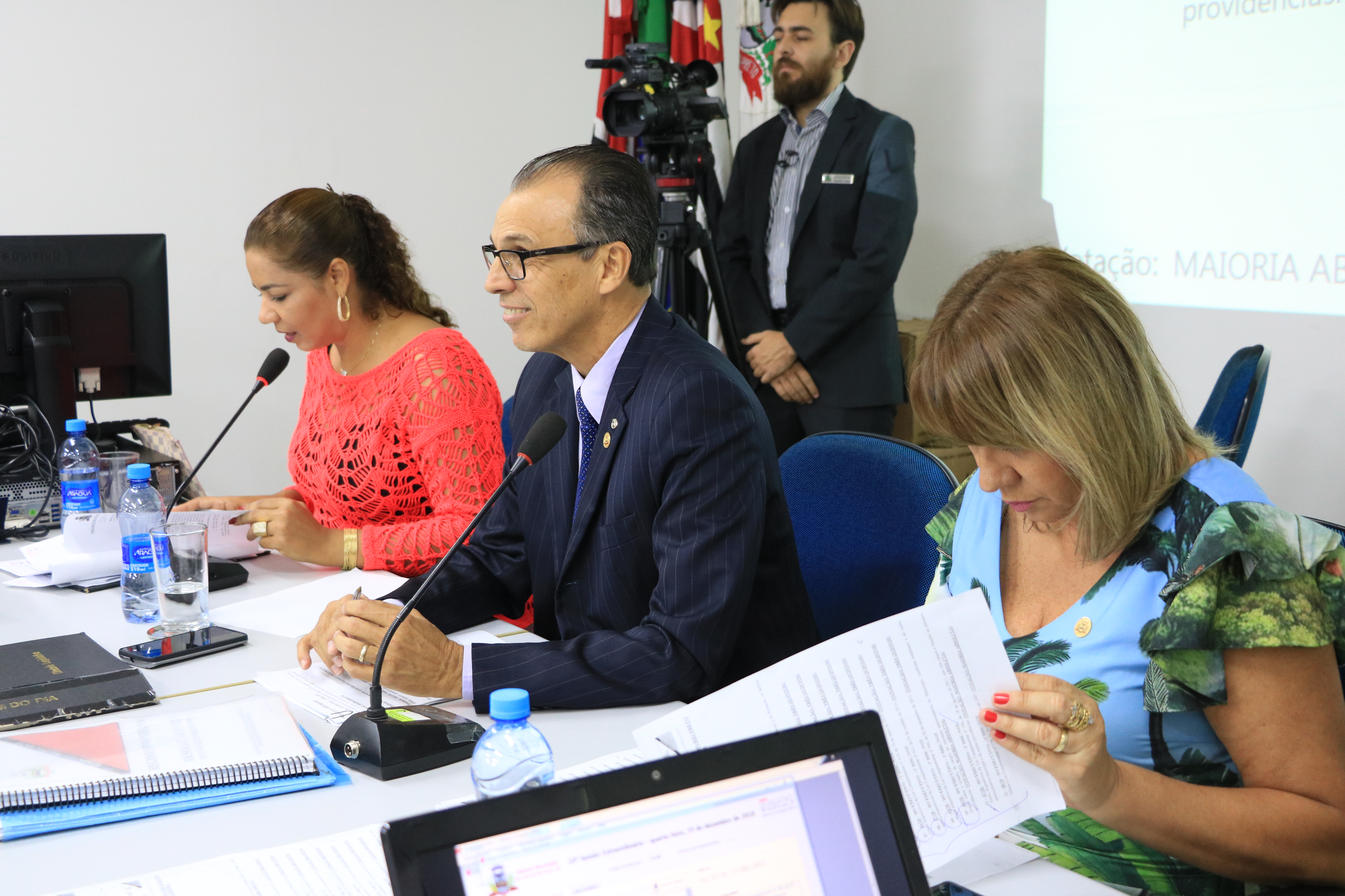 Últimas sessões do ano aprovam seis projetos