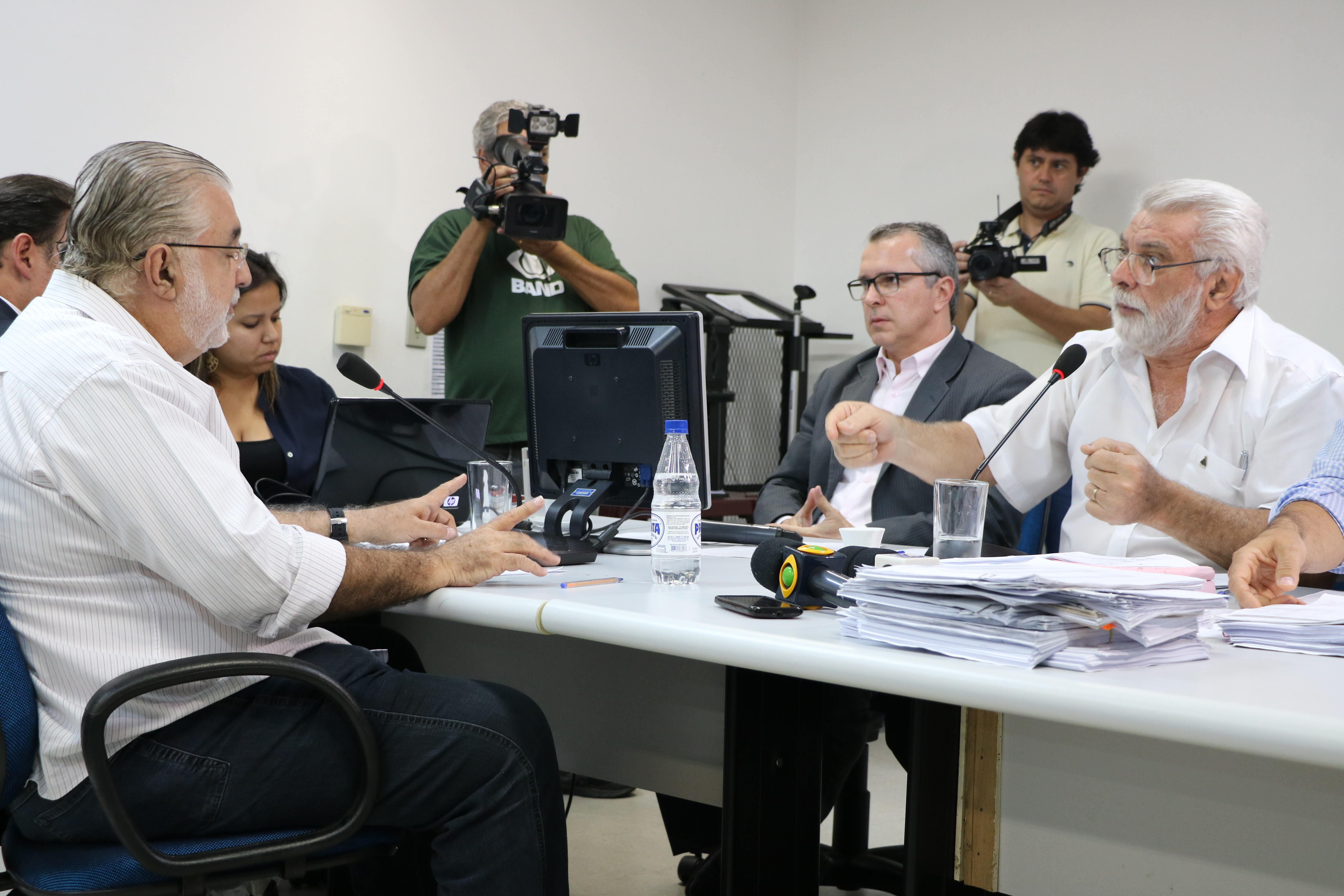 Valdomiro presta depoimento e nega irregularidades no serviço de lixo