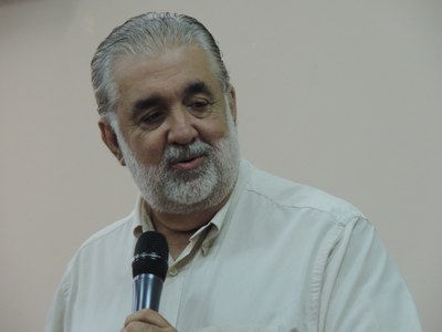 Valdomiro quer multa para quem jogar lixo no chão