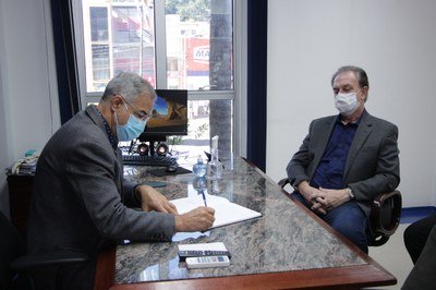Vereador César Gelsi toma posse como suplente do PSDB