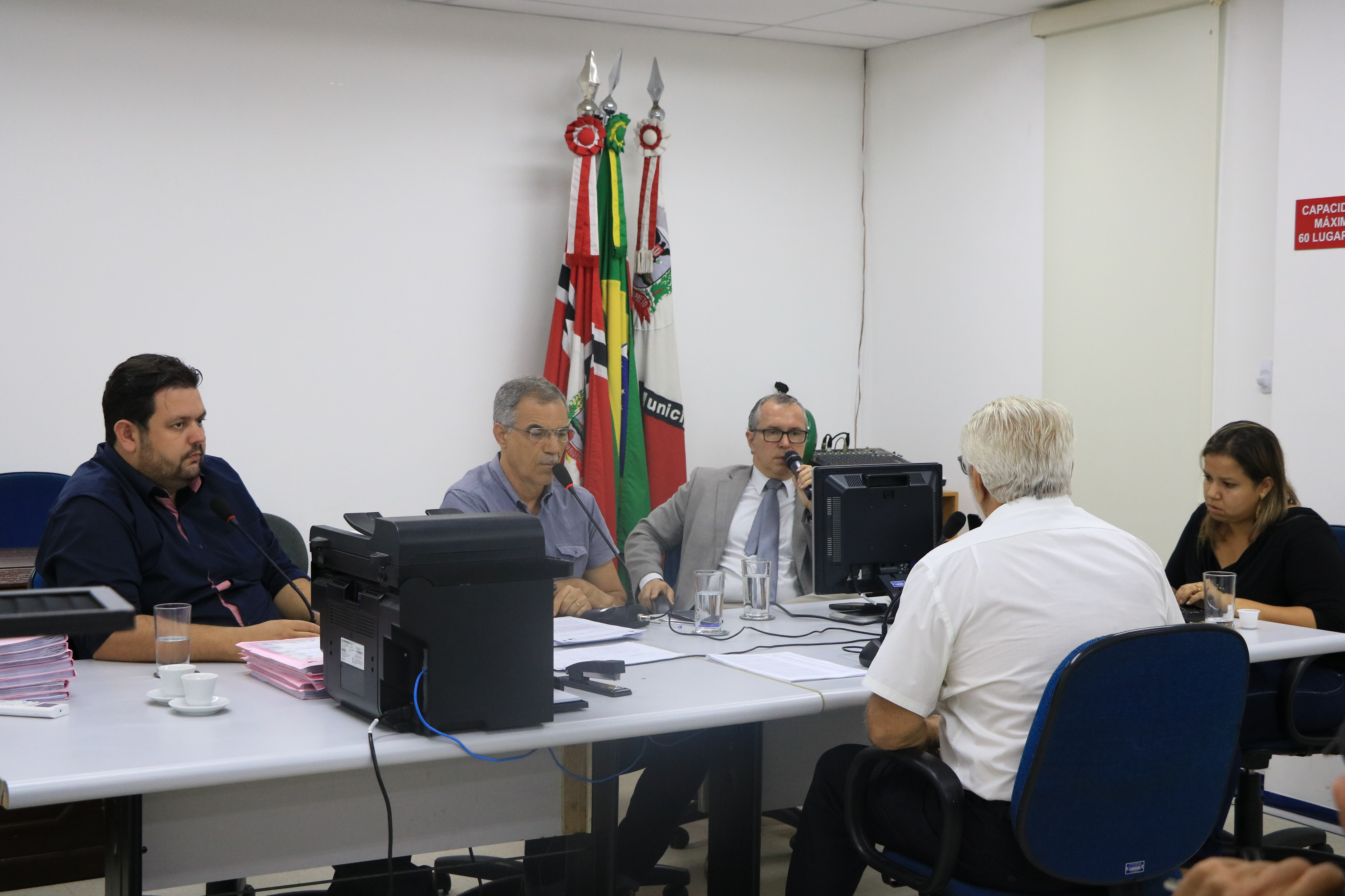 Vereador fornece informações à CEI do combustível
