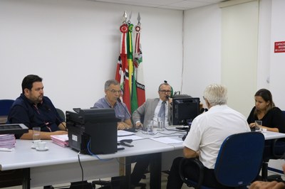 Vereador fornece informações à CEI do combustível