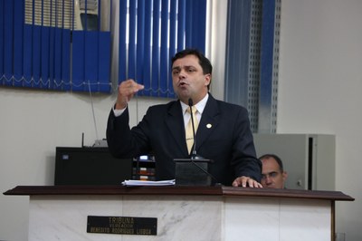 Vereador pede comissão para estudar preços de combustíveis