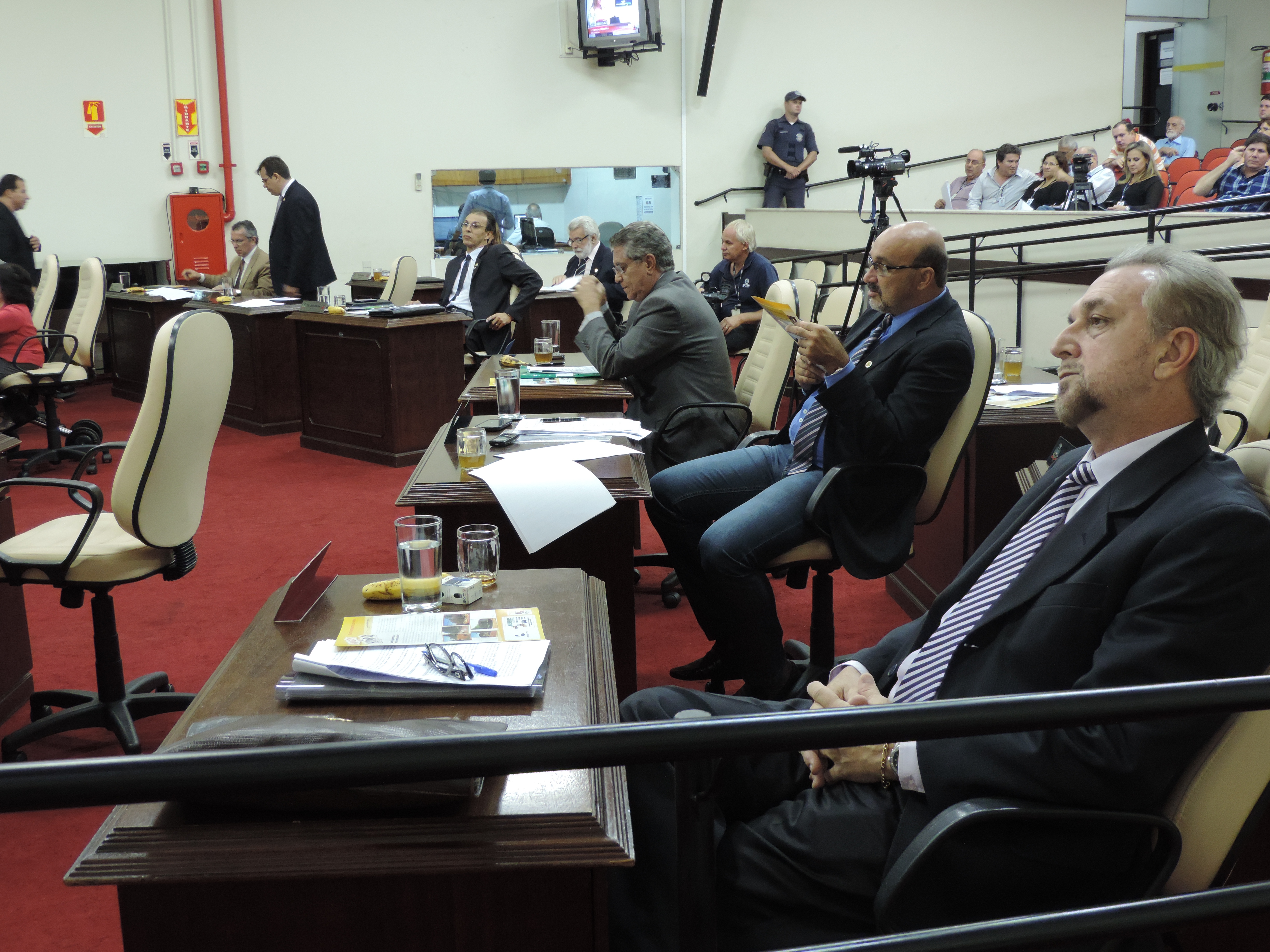 Vereadores analisam 12 proposituras na 15ª Sessão Ordinária