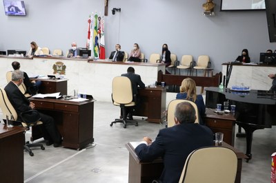 Vereadores analisam dois vetos e seis projetos na 16ª sessão ordinária