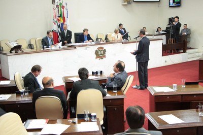 Vereadores analisam realização de feiras no município