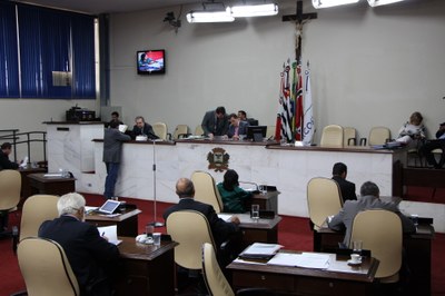 Vereadores aprovam criação de 55 cargos para Prefeitura