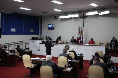 Vereadores aprovam LDO e formação de nova CEI