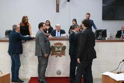 Vereadores aprovam PPIs e autorizam sistema 5G
