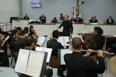 Vereadores aprovam projeto que obriga Guarda Municipal atuar no trânsito