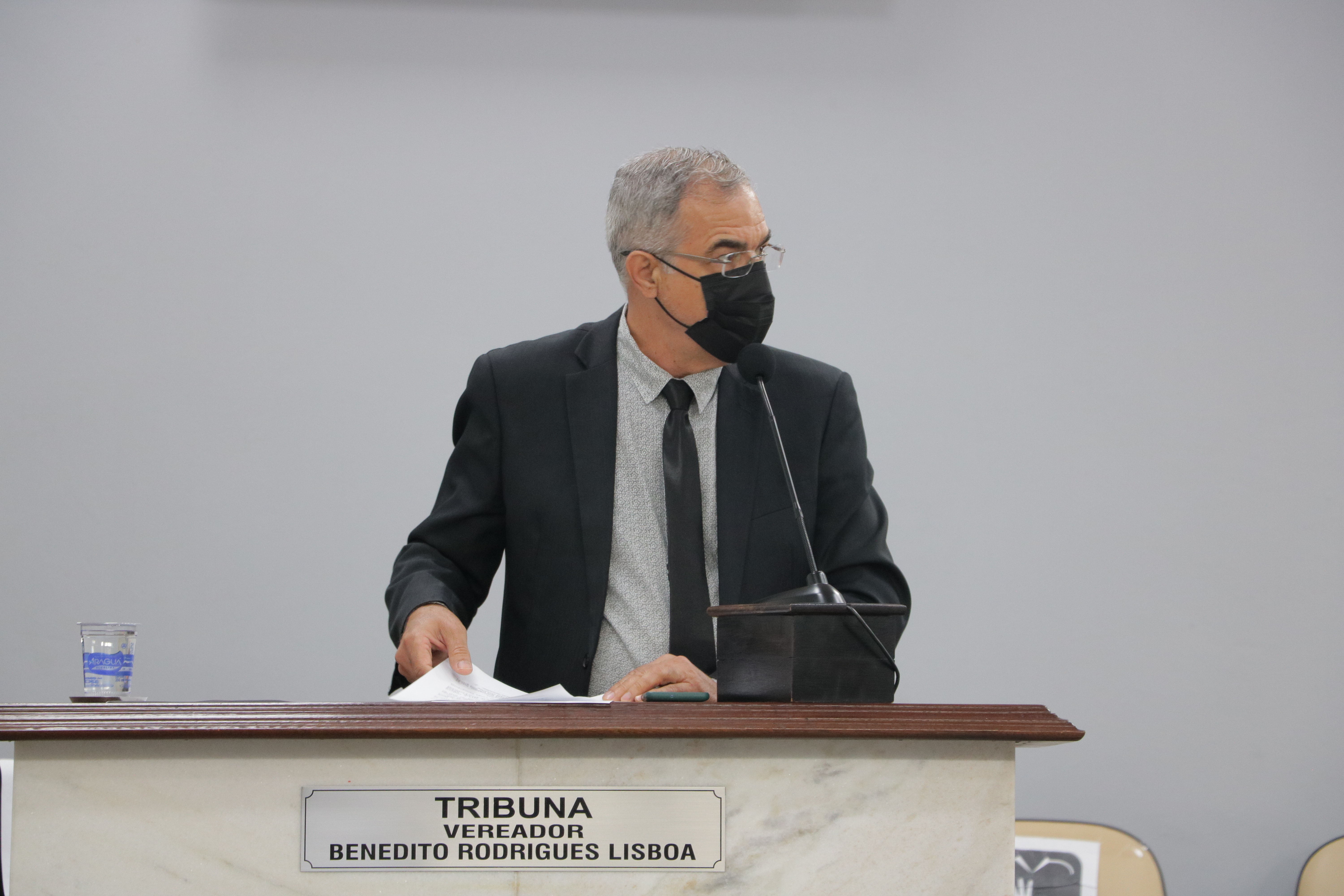 Aprovado projeto que proíbe uso de animais para transporte de carga