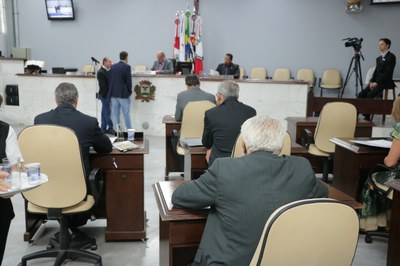 Vereadores aprovam projeto que viabiliza permuta de área por hospital