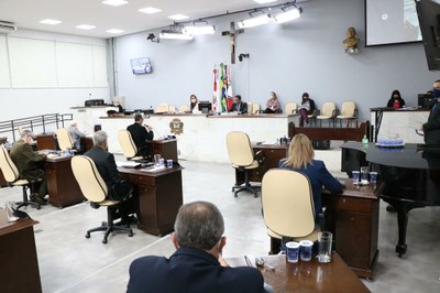 Vereadores aprovam sete projetos na 15ª sessão