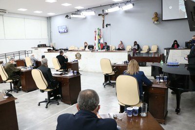 Vereadores aprovam sete projetos na 15ª sessão