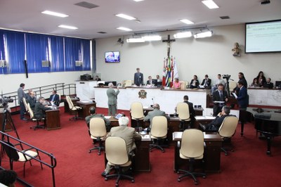 Câmara aprova três projetos do Executivo