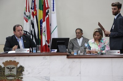 Vereadores aprovam três projetos em sessão