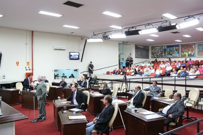 Vereadores barram edifício ao lado de condomínio na JK