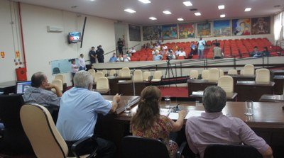 Vereadores e munícipes debatem revisão do subsídio