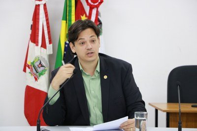 Presidente da Comissão, vereador Bruno Marinho, inquiriu engenheiro da CERRP sobre falta de energia no dia 18 de julho Vereadores ouvem CERRP sobre falta de energia