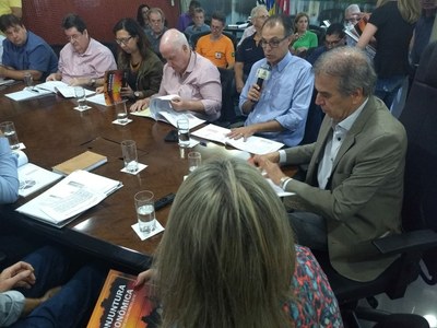 Vereadores vão a lançamento da Conjuntura Econômica
