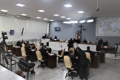 Vereadores rejeitam denúncia contra Edinho