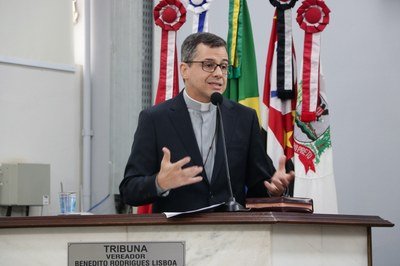 Vereadores rejeitam dois vetos e aprovam cinco projetos