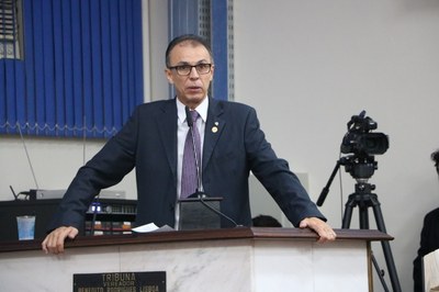 Vereadores rejeitam parecer sobre composição de CEIs