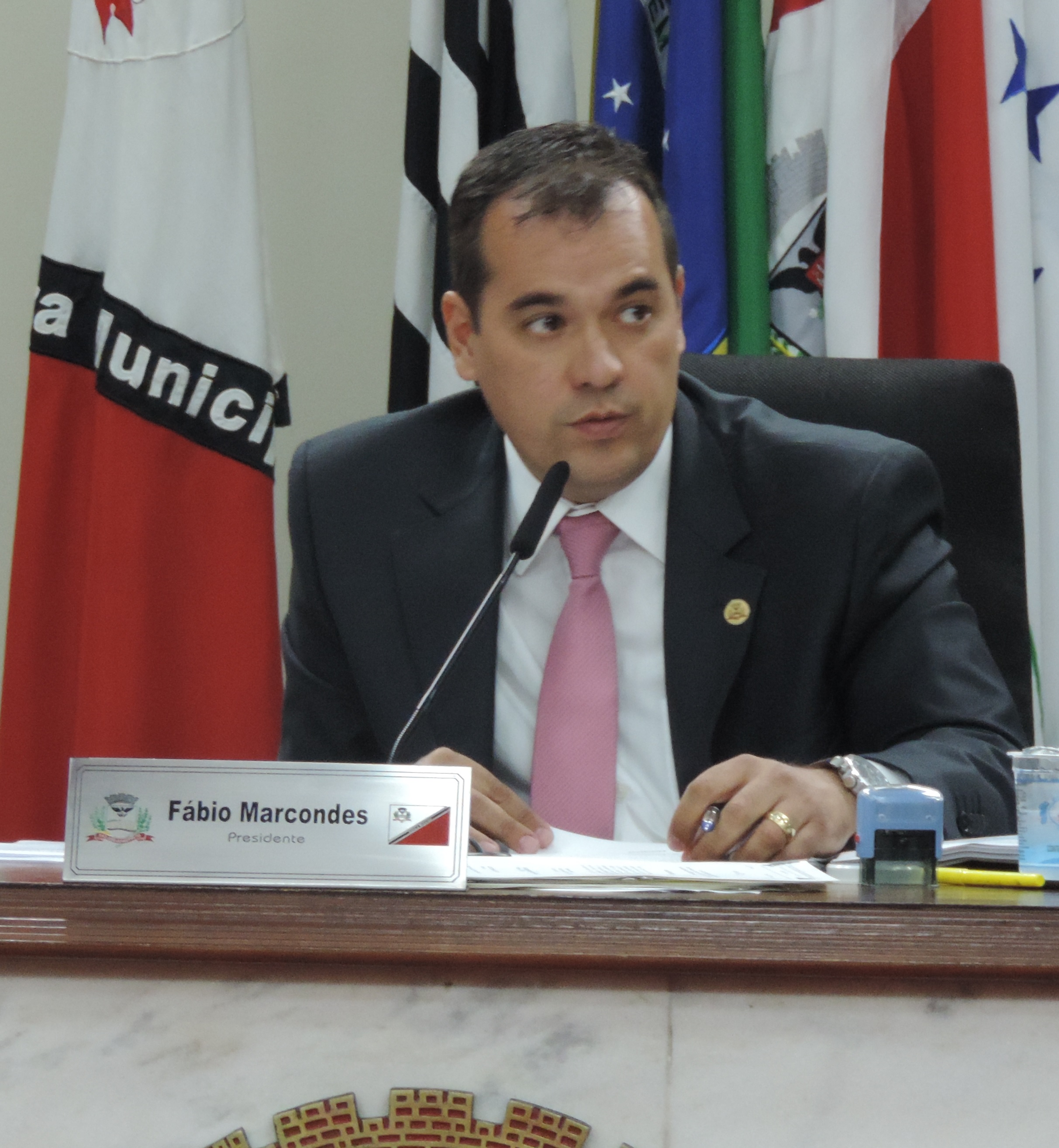 Vereadores revogam lei que obriga segurança em banco