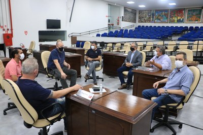 Vereadores se reúnem com representantes de bares