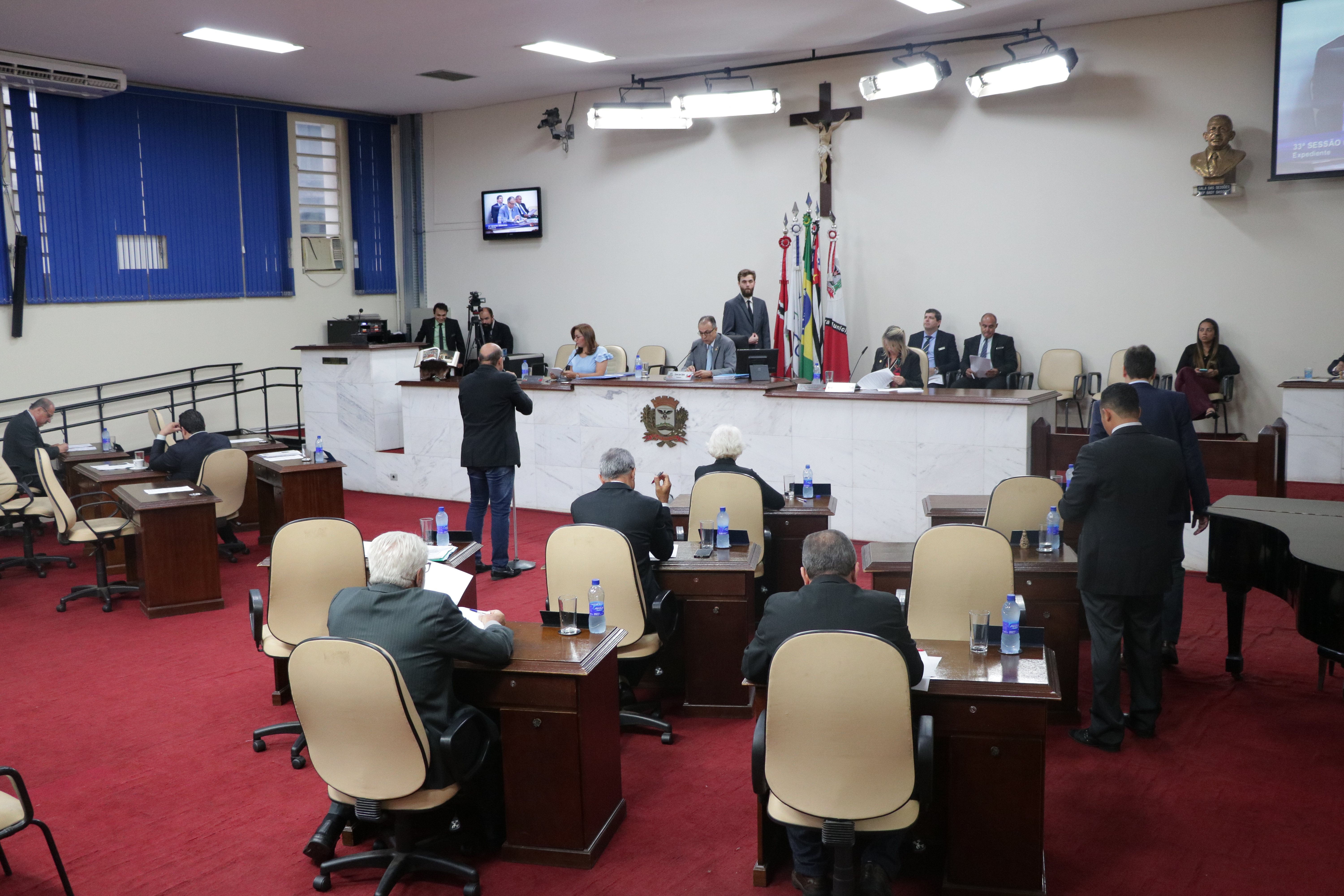 Vereadores vão analisar dois vetos e cinco projetos na 34ª sessão