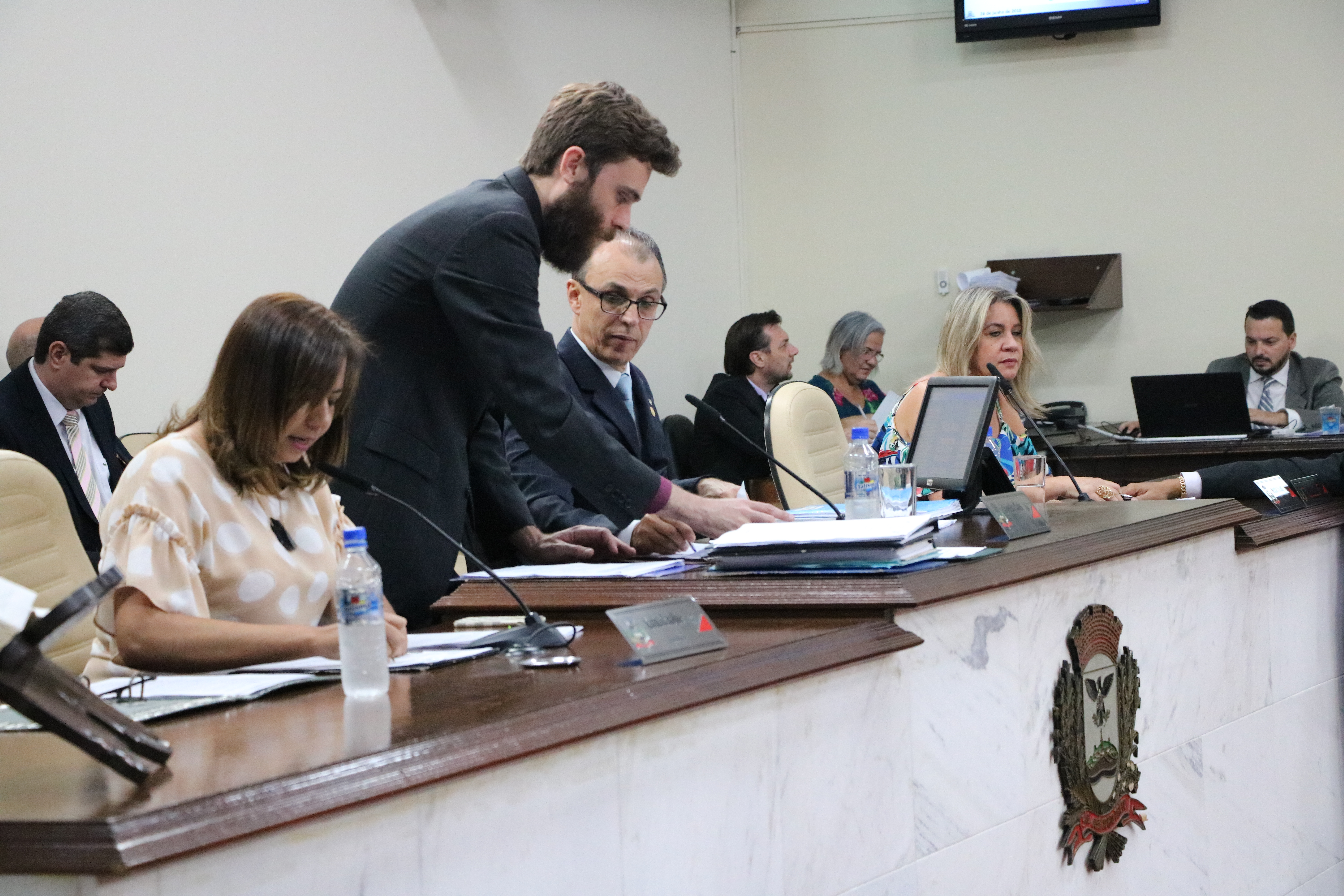 Vereadores analisam 11 projetos e um veto na 33ª sessão