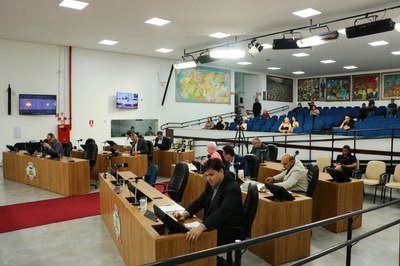 Vereadores votam 36 projetos em duas extraordinárias
