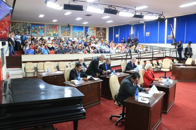 Vereadores votam 5 projetos do Executivo