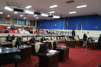 Vereadores votam quatro projetos de lei, uma proposta de lei complementar e formação de CEVs