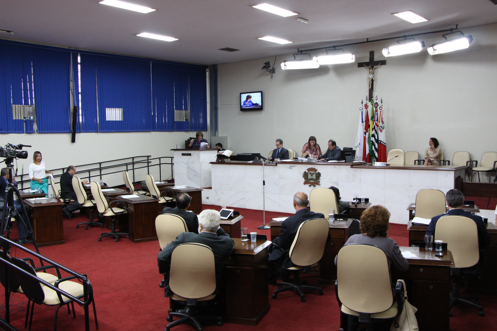 Vereadores votam projeto que fixa o valor do Bônus Educador Presente em 2016