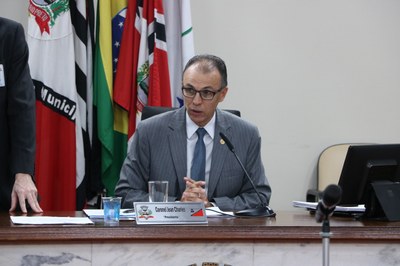 Vereadores votam três projetos em sessões extras na sexta-feira