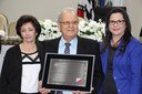 Moacir Morgon recebeu homenagem ao lado dos familiares Viação Santa Rita de Cássia recebe título de Empresa Cidadã