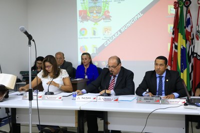 Vereadores aprovam fim do recesso em julho 