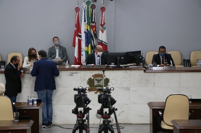 Vereadores analisam 41 vetos em sessões extraordinárias