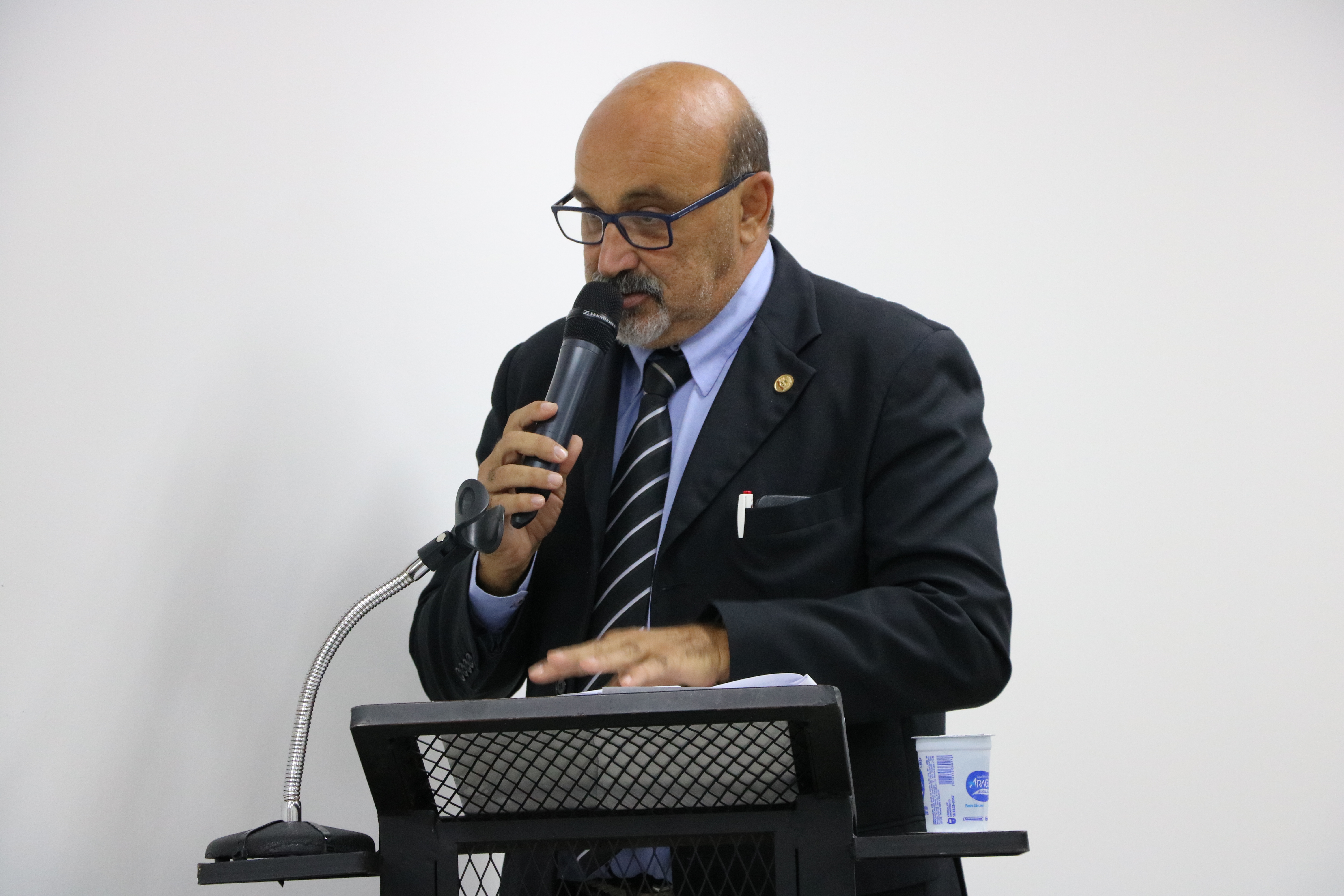 Vereadores analisam sete propostas nesta terça-feira