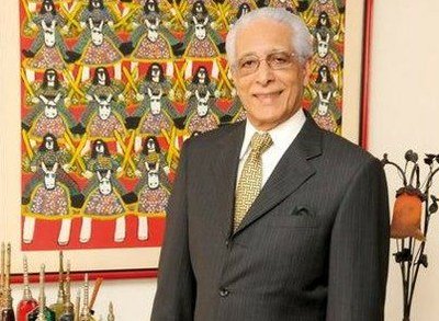 Embaixador Lauro Moreira recebe homenagem na Câmara